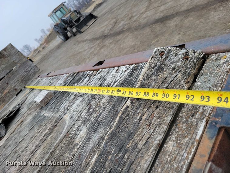 image for item NK9846 1984 International  1654 flatbed truck