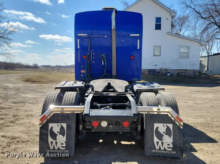 image for item NK9945 2010 Kenworth  T660 semi truck