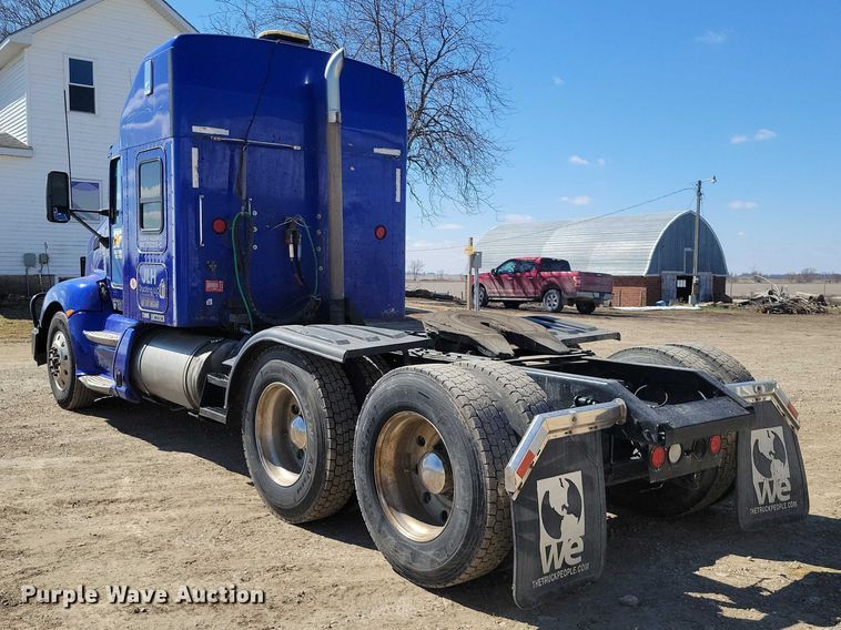 image for item NK9945 2010 Kenworth  T660 semi truck