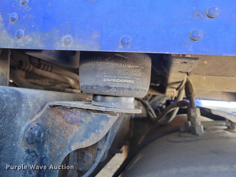 image for item NK9945 2010 Kenworth  T660 semi truck