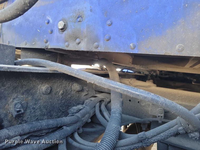 image for item NK9945 2010 Kenworth  T660 semi truck