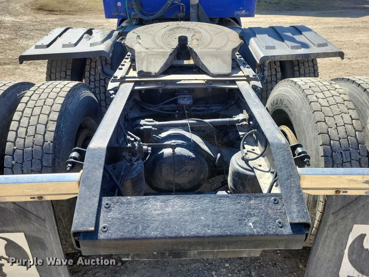 image for item NK9945 2010 Kenworth  T660 semi truck