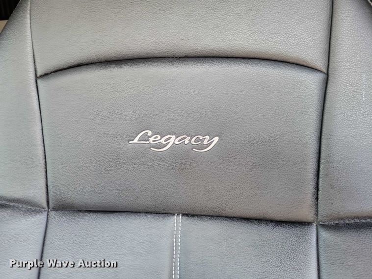 image for item NK9945 2010 Kenworth  T660 semi truck