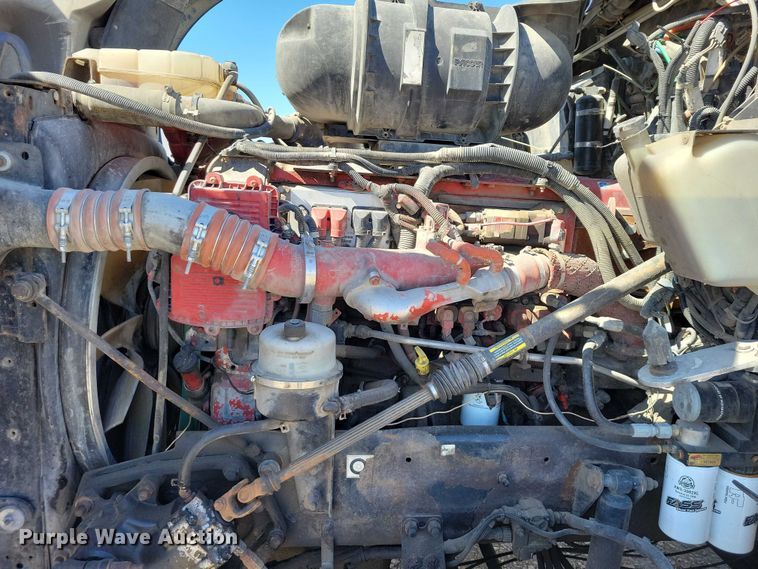 image for item NK9945 2010 Kenworth  T660 semi truck