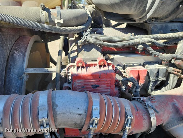 image for item NK9945 2010 Kenworth  T660 semi truck