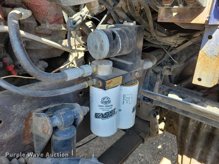 image for item NK9945 2010 Kenworth  T660 semi truck