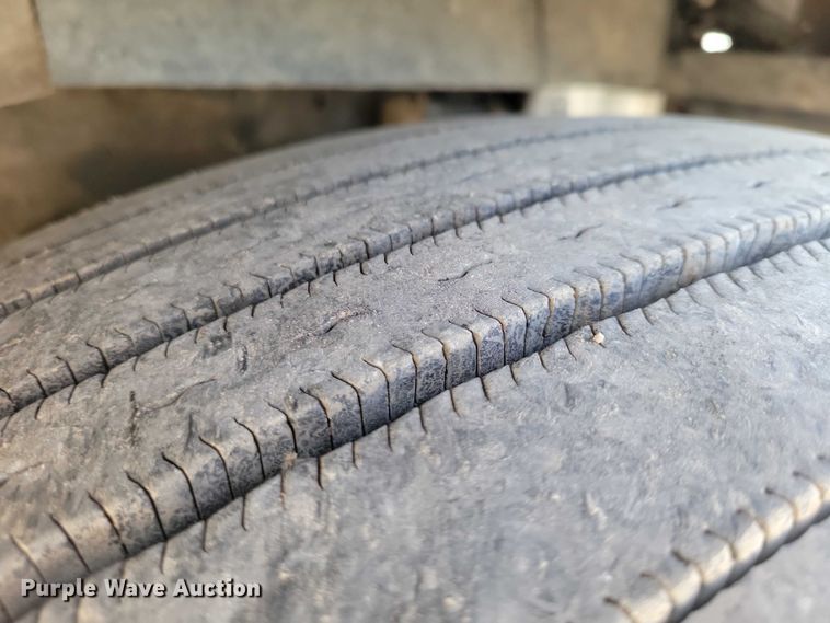 image for item NK9945 2010 Kenworth  T660 semi truck