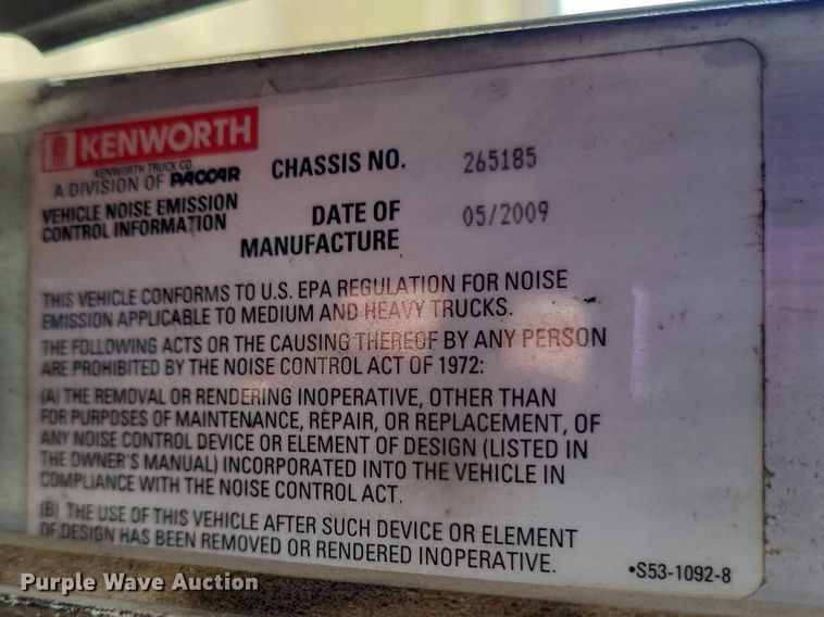 image for item NK9945 2010 Kenworth  T660 semi truck