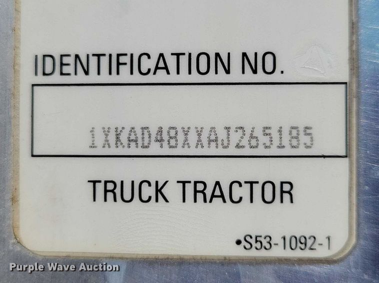 image for item NK9945 2010 Kenworth  T660 semi truck