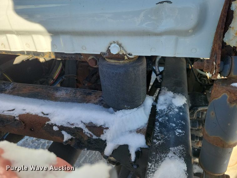 image for item NO9927 2014 Freightliner Cascadia semi truck