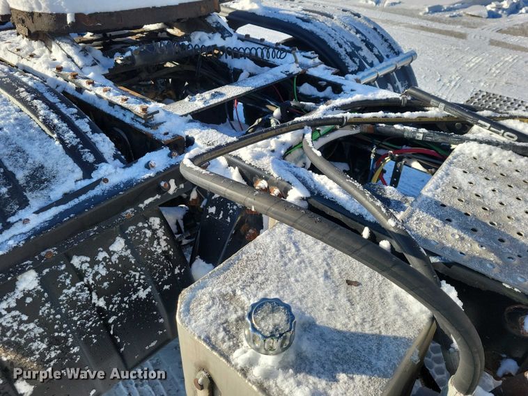 image for item NO9927 2014 Freightliner Cascadia semi truck