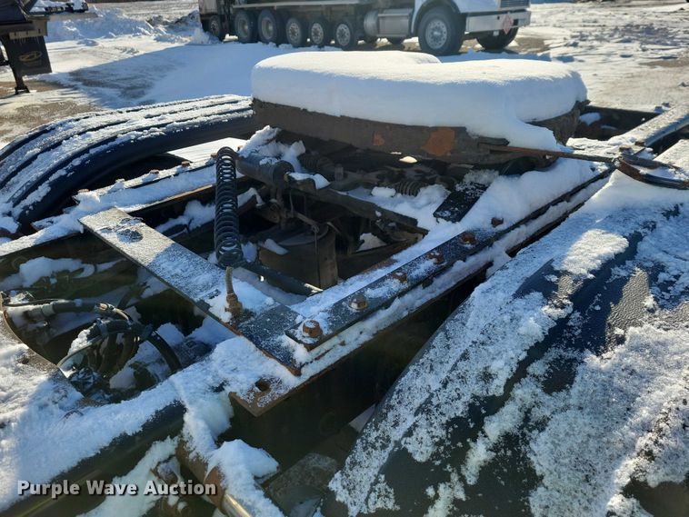 image for item NO9927 2014 Freightliner Cascadia semi truck