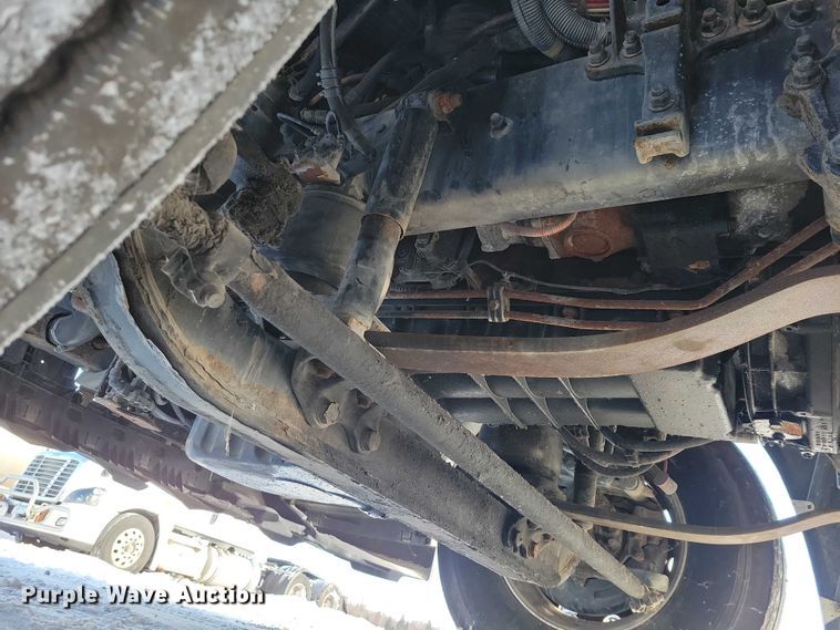 image for item NO9927 2014 Freightliner Cascadia semi truck