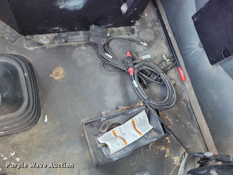 image for item NO9927 2014 Freightliner Cascadia semi truck