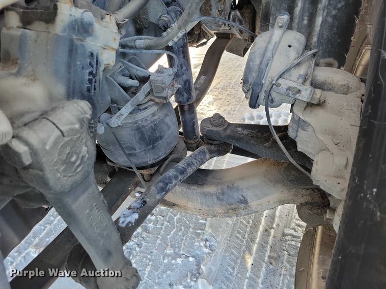 image for item NO9927 2014 Freightliner Cascadia semi truck