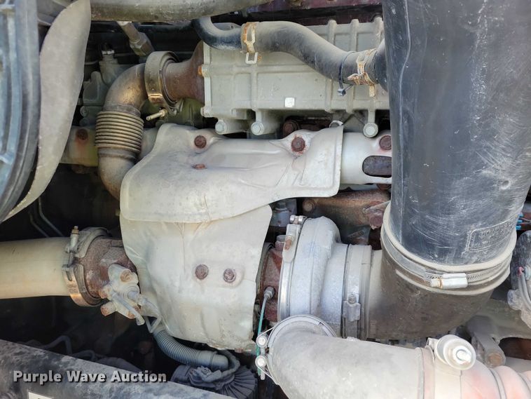 image for item NO9927 2014 Freightliner Cascadia semi truck