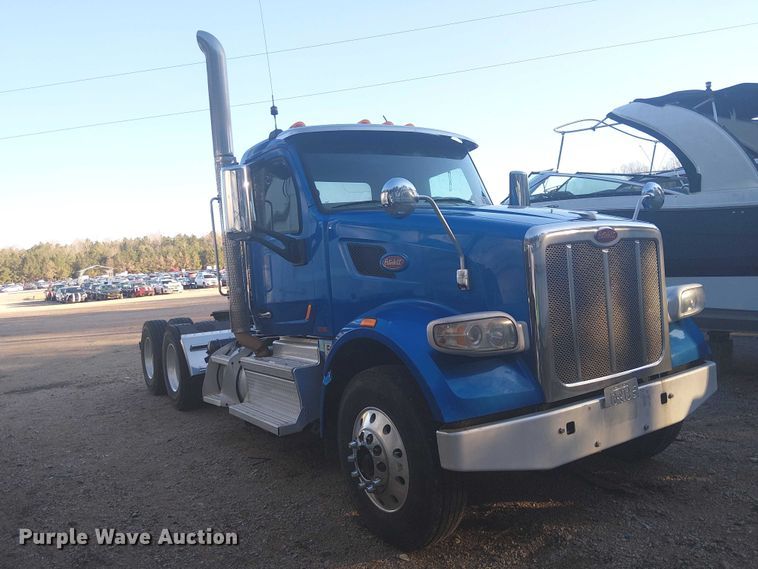 image for item YA1089 2019 Peterbilt 567 semi truck