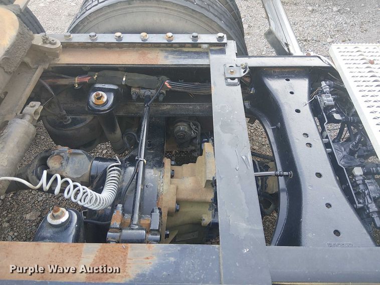 image for item YA1089 2019 Peterbilt 567 semi truck