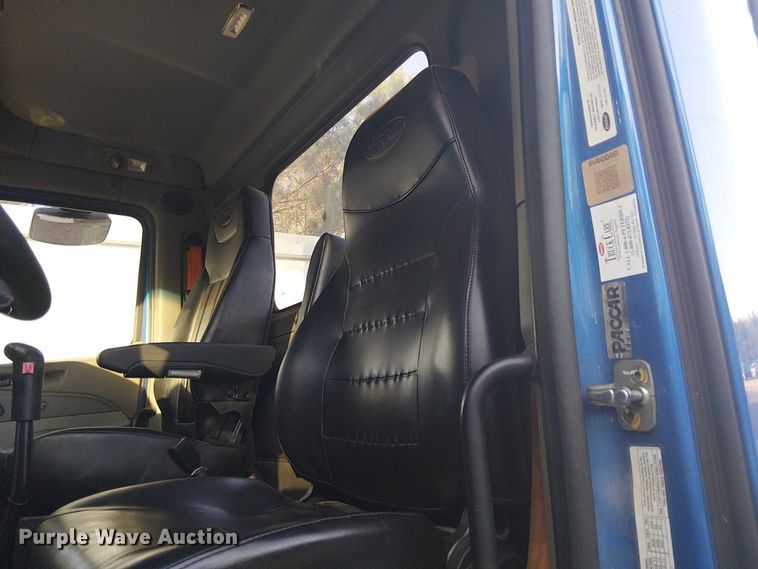 image for item YA1089 2019 Peterbilt 567 semi truck