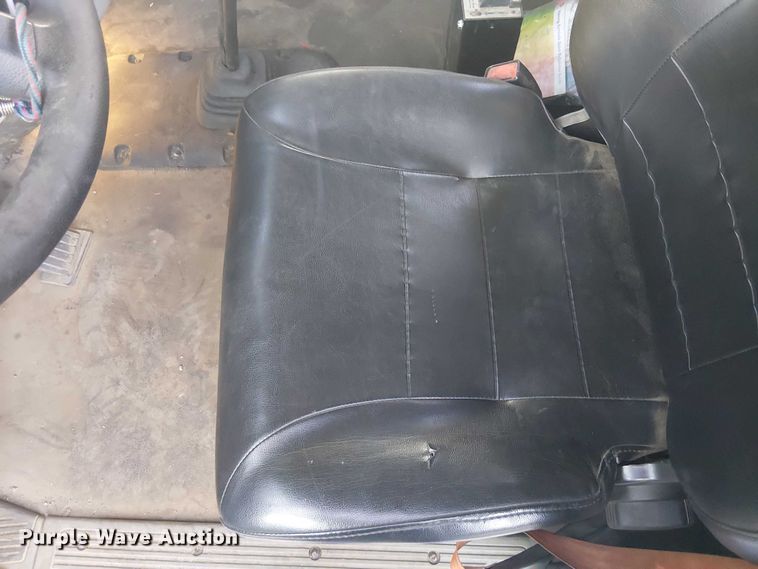 image for item YA1089 2019 Peterbilt 567 semi truck