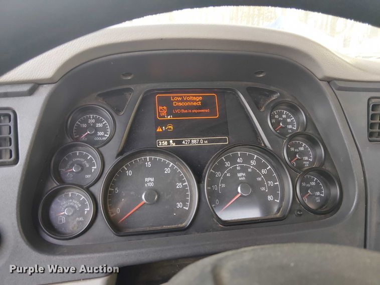 image for item YA1089 2019 Peterbilt 567 semi truck