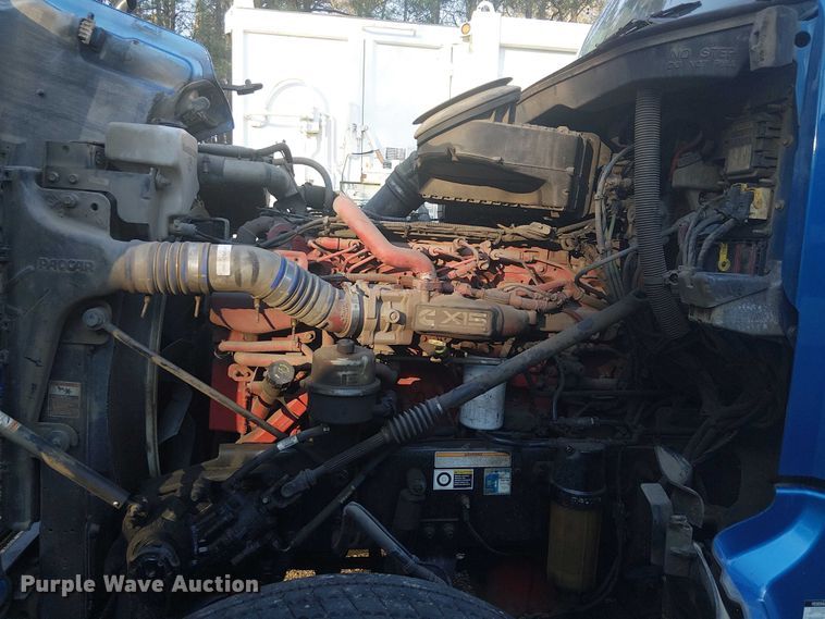 image for item YA1089 2019 Peterbilt 567 semi truck