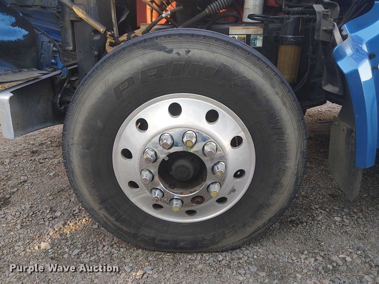 image for item YA1089 2019 Peterbilt 567 semi truck