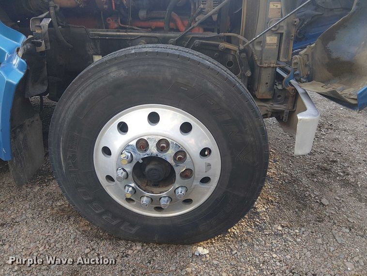 image for item YA1089 2019 Peterbilt 567 semi truck