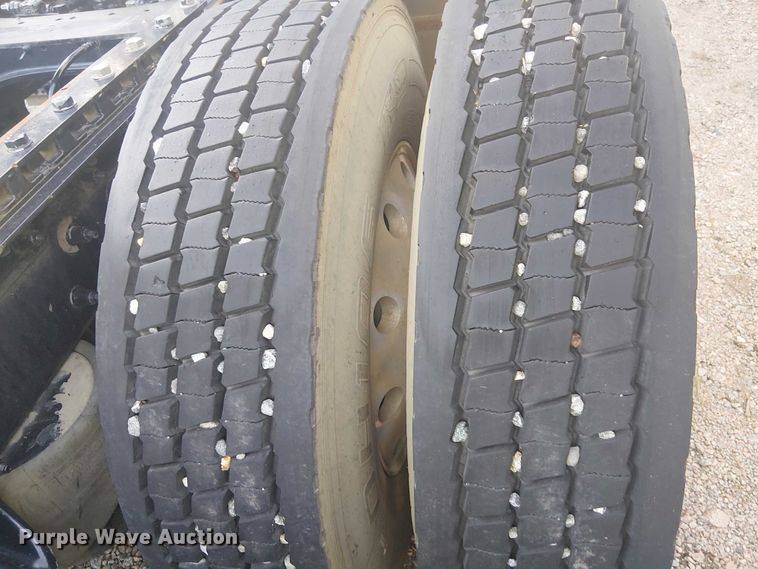 image for item YA1089 2019 Peterbilt 567 semi truck