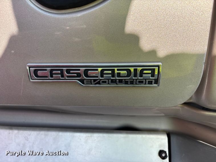 image for item YA1182 2017 Freightliner Cascadia semi truck