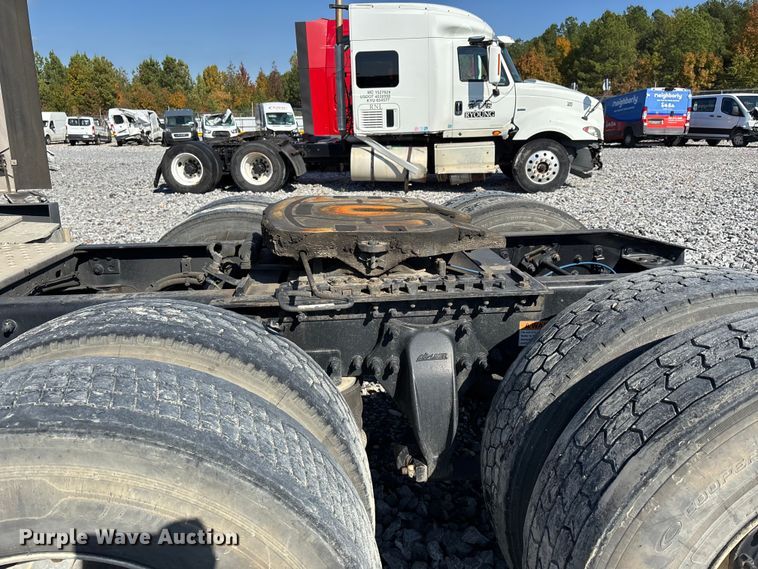 image for item YA1182 2017 Freightliner Cascadia semi truck