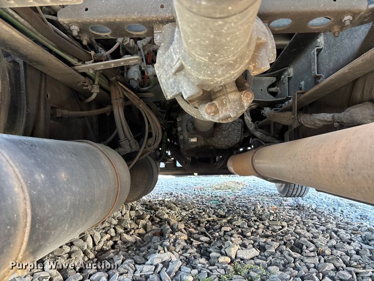 image for item YA1182 2017 Freightliner Cascadia semi truck