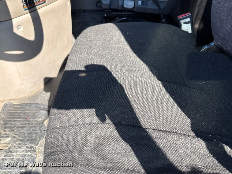 image for item YA1182 2017 Freightliner Cascadia semi truck