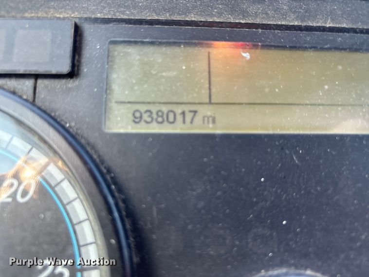 image for item YA1182 2017 Freightliner Cascadia semi truck