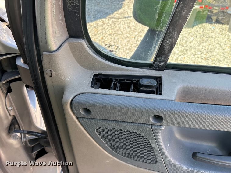 image for item YA1182 2017 Freightliner Cascadia semi truck