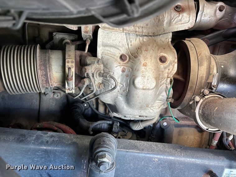 image for item YA1182 2017 Freightliner Cascadia semi truck