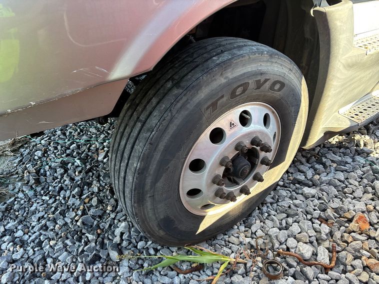 image for item YA1182 2017 Freightliner Cascadia semi truck