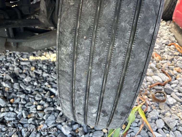 image for item YA1182 2017 Freightliner Cascadia semi truck