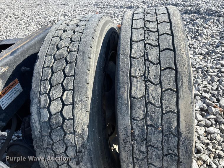 image for item YA1182 2017 Freightliner Cascadia semi truck