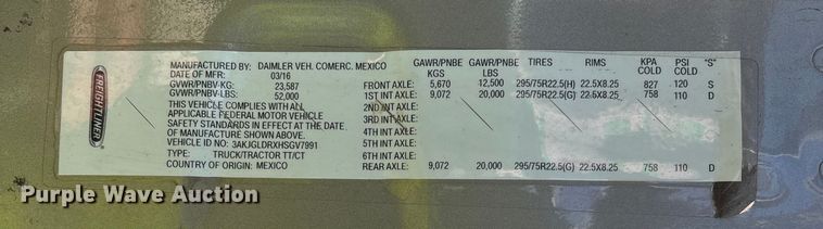 image for item YA1182 2017 Freightliner Cascadia semi truck