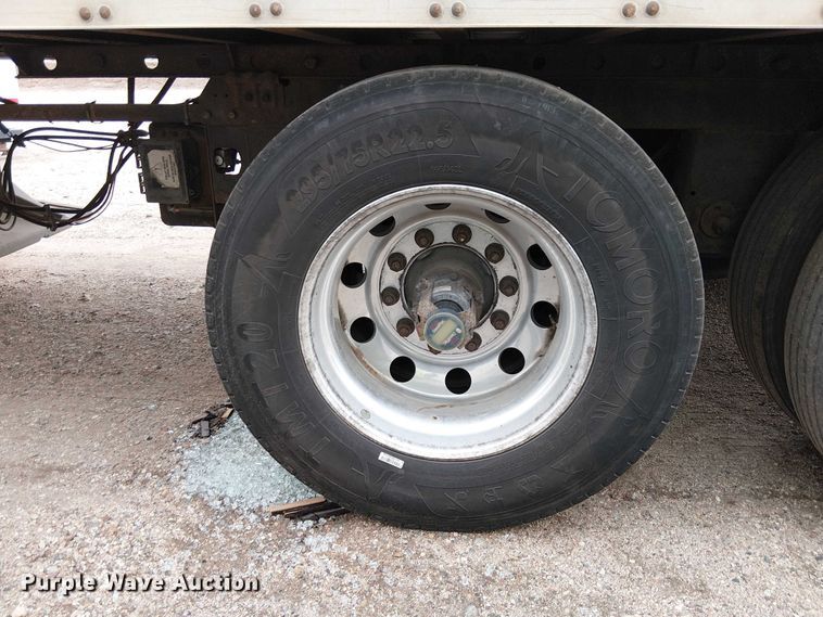 image for item YA1376 2017 Utility VS2DX dry van trailer