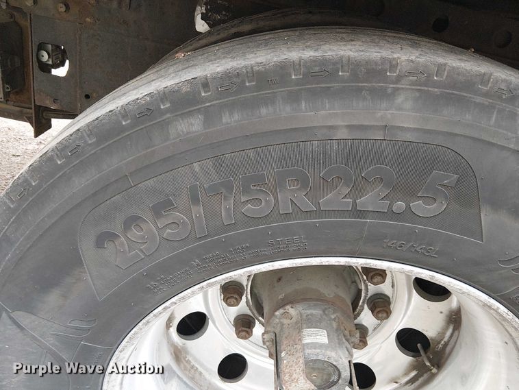 image for item YA1376 2017 Utility VS2DX dry van trailer