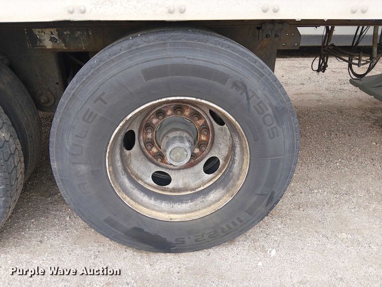 image for item YA1376 2017 Utility VS2DX dry van trailer