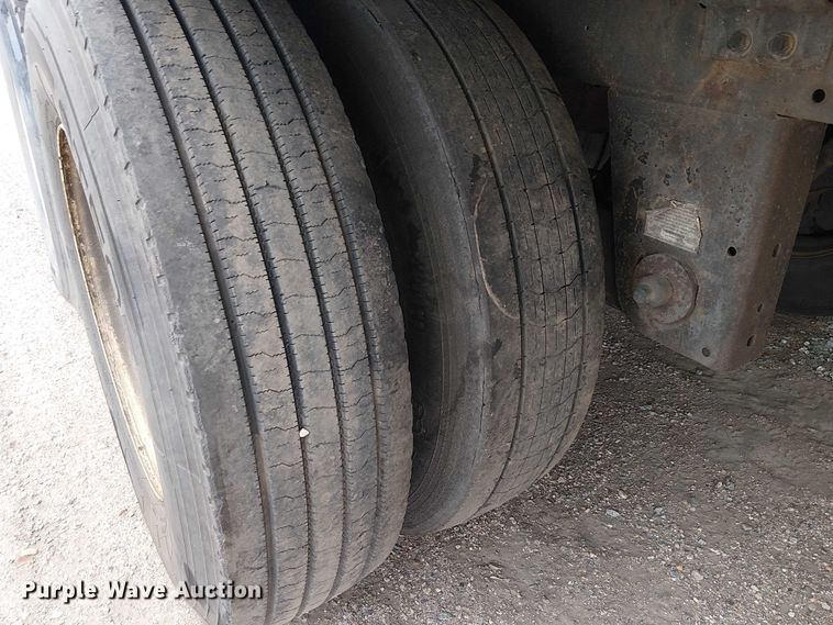 image for item YA1376 2017 Utility VS2DX dry van trailer