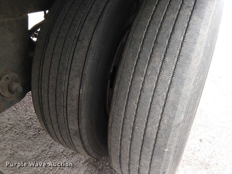 image for item YA1376 2017 Utility VS2DX dry van trailer