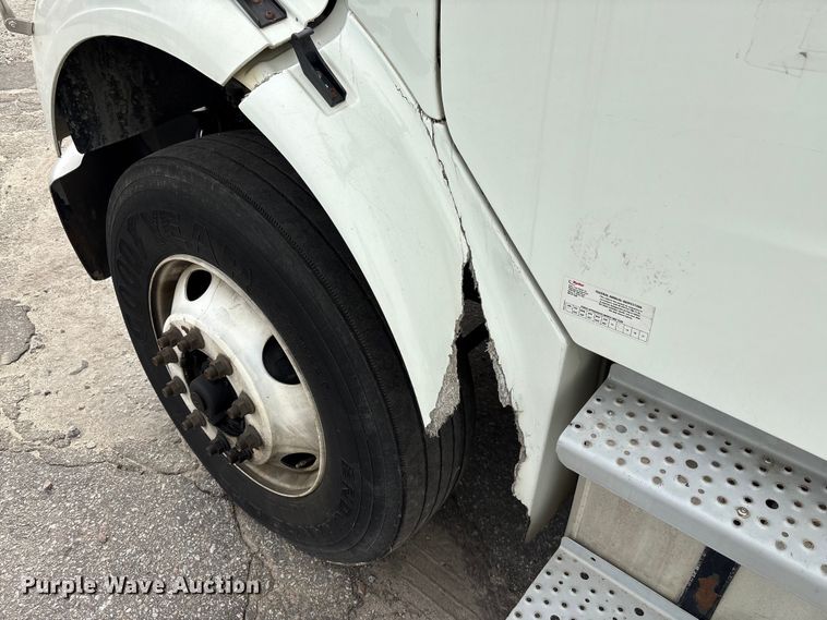 image for item YA1381 2018 Freightliner Business Class M2 box truck