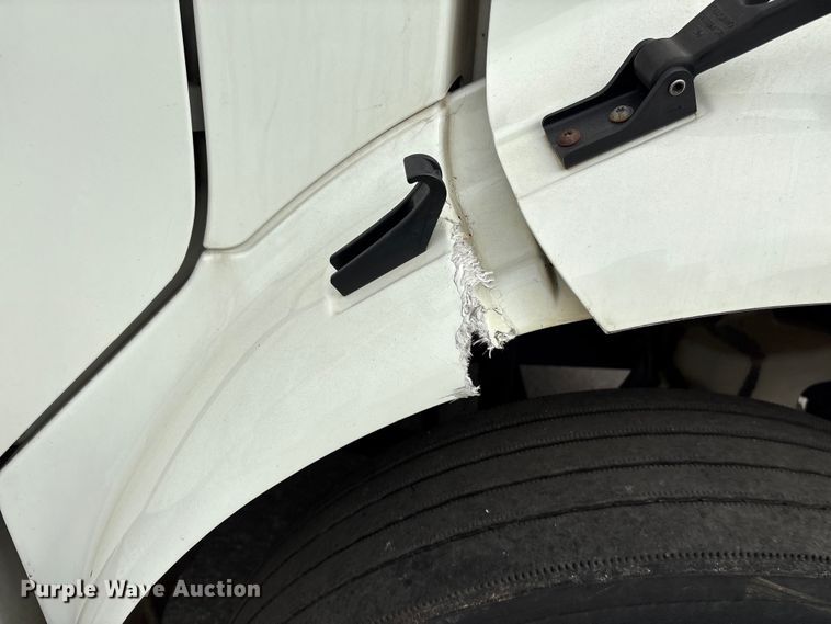 image for item YA1381 2018 Freightliner Business Class M2 box truck