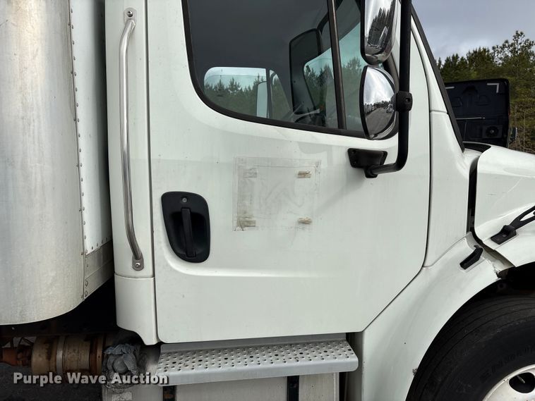 image for item YA1381 2018 Freightliner Business Class M2 box truck