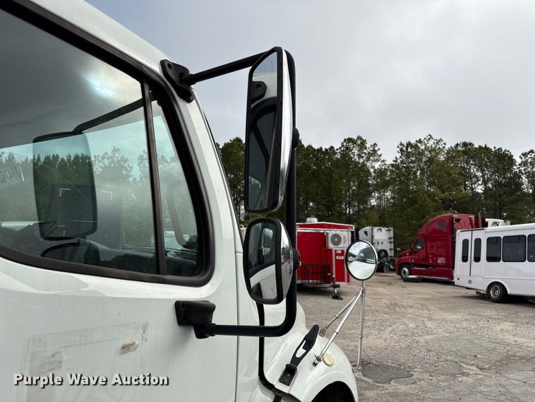 image for item YA1381 2018 Freightliner Business Class M2 box truck