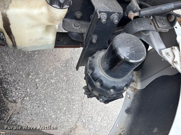 image for item YA1381 2018 Freightliner Business Class M2 box truck